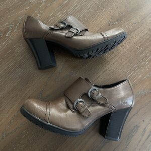 BOC Born Concepts Heels Womens Size 10 Side Zip Leather Brown Witchy Buckle‎